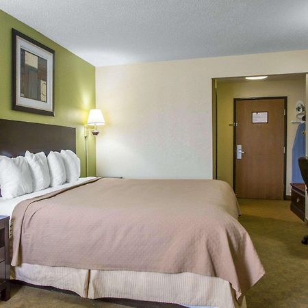 Quality Inn Мерріллвілл Екстер'єр фото