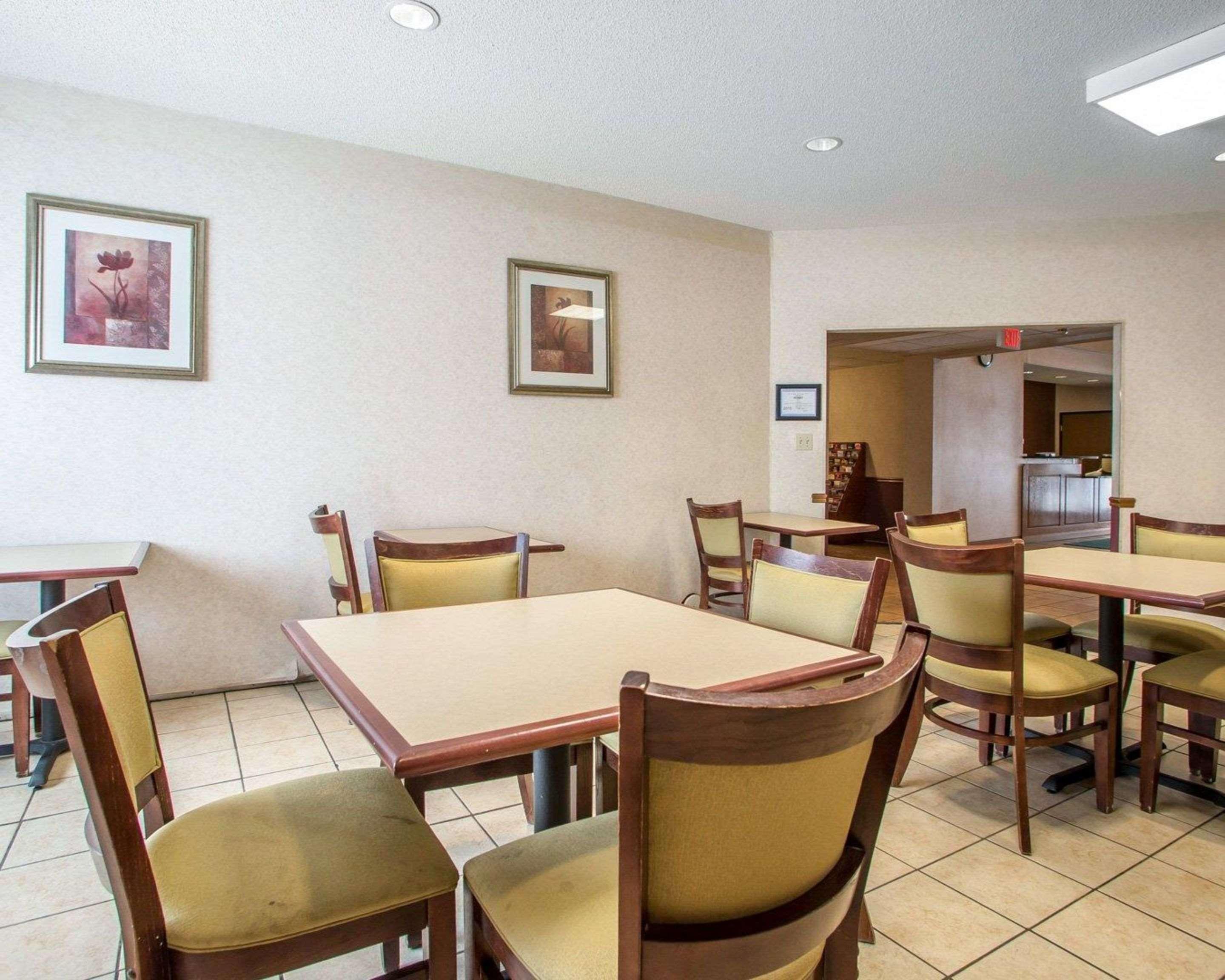 Quality Inn Мерріллвілл Екстер'єр фото