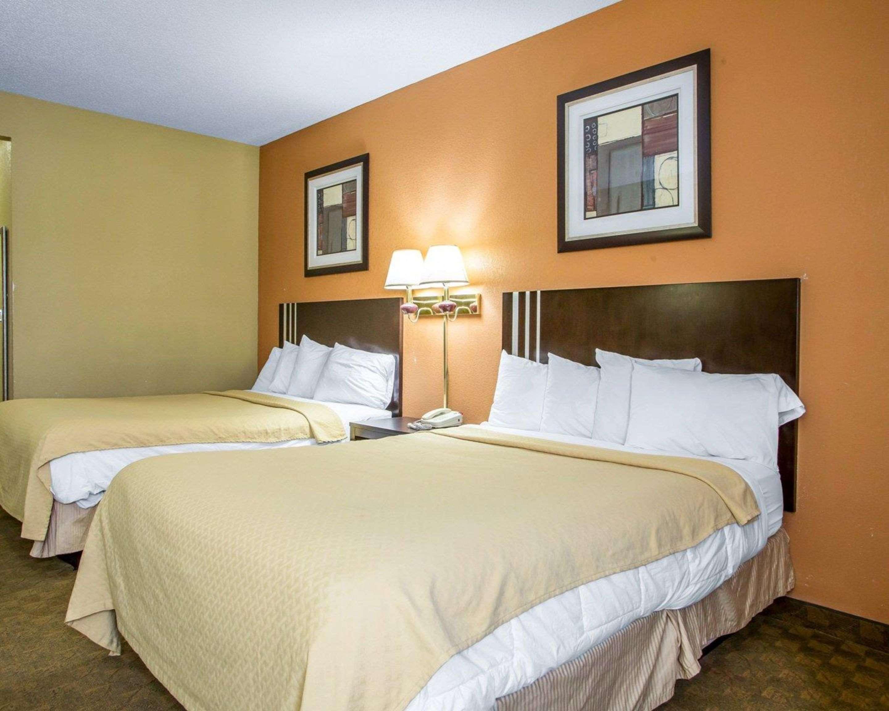Quality Inn Мерріллвілл Екстер'єр фото