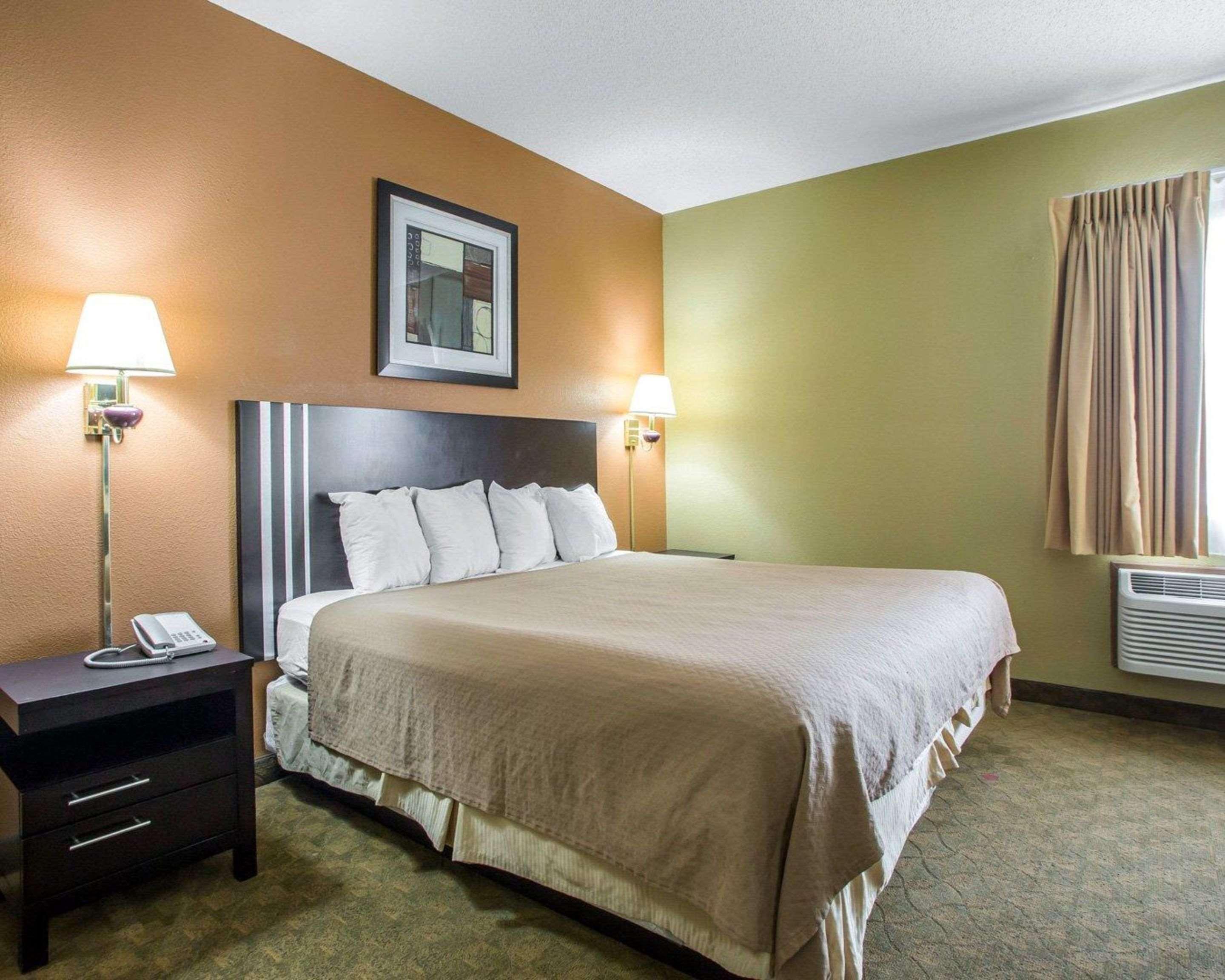 Quality Inn Мерріллвілл Екстер'єр фото