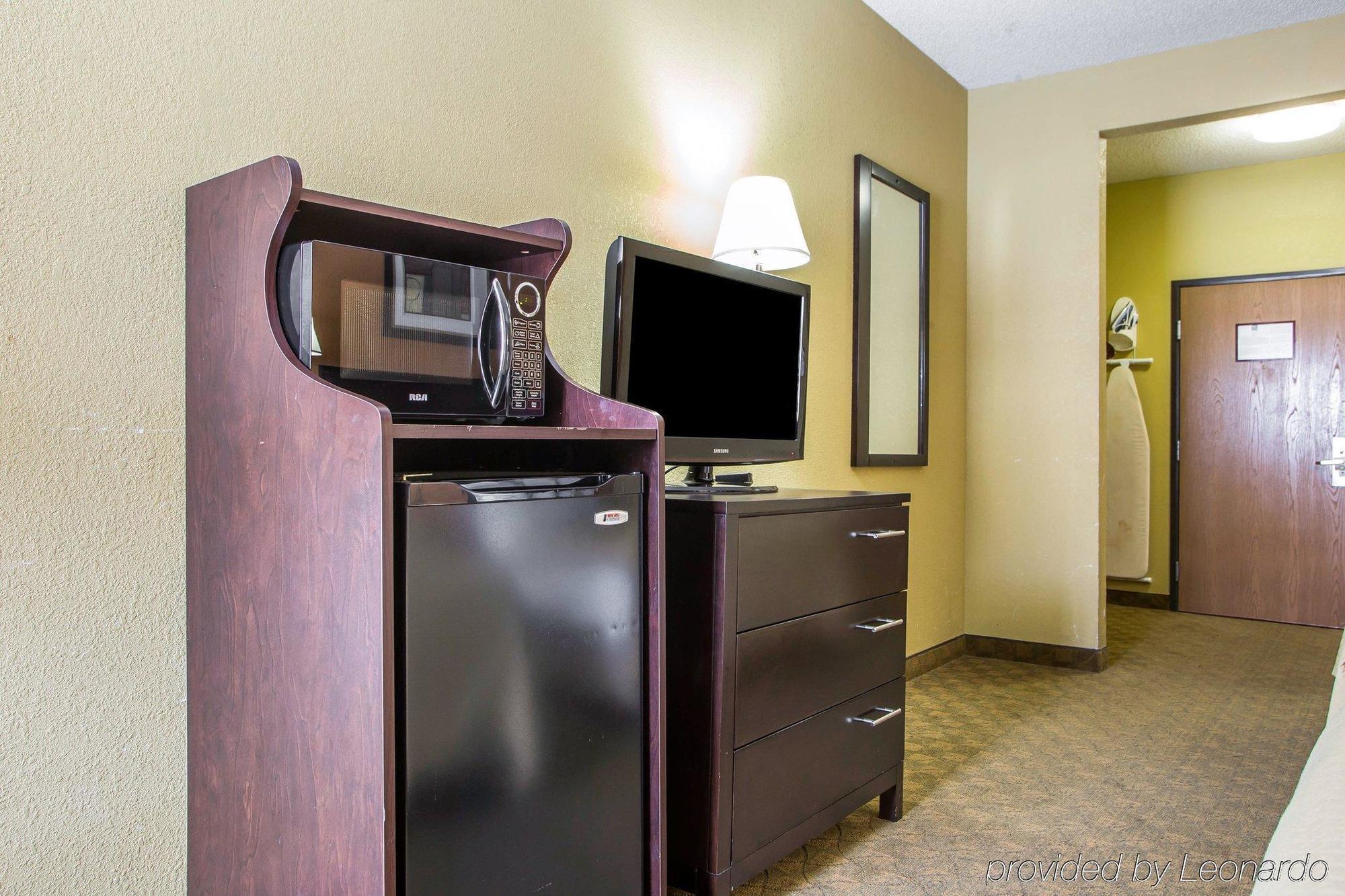 Quality Inn Мерріллвілл Екстер'єр фото
